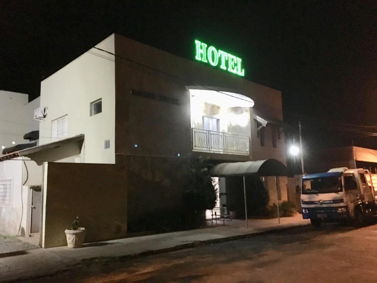 Oasis Hotel Severínia エクステリア 写真