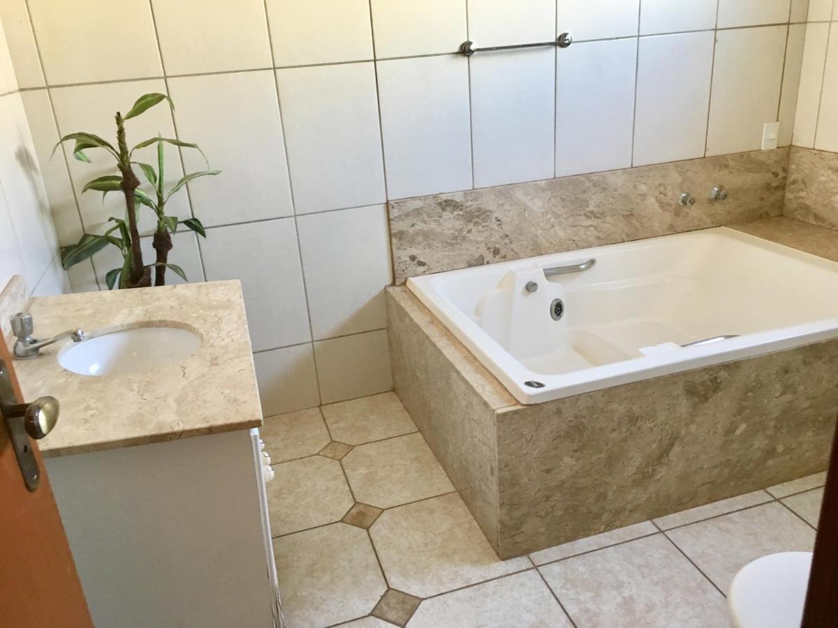 Oasis Hotel Severínia エクステリア 写真
